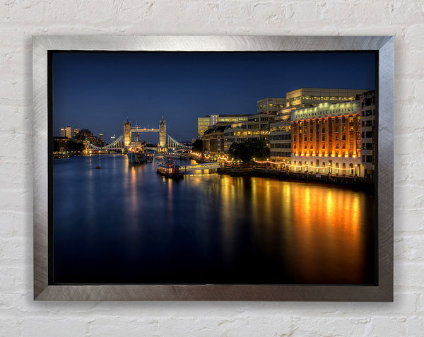 London Bridge Hospital At Night