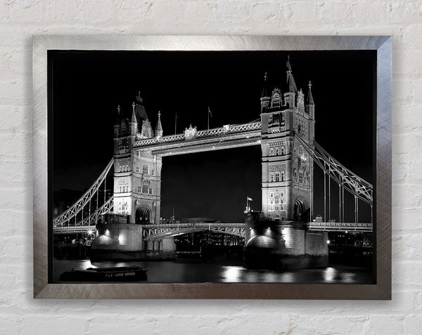 London Bridge Retro B n W