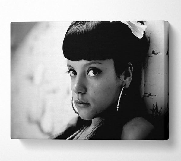 Lily Allen B n W