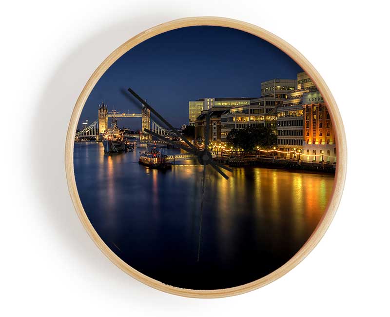 London Bridge Hospital At Night Clock - Wallart-Direct UK