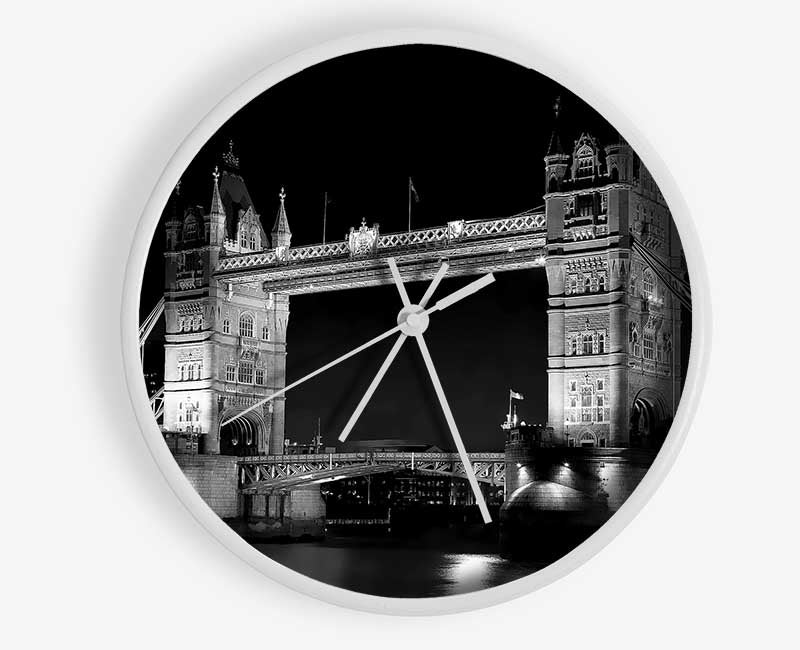 London Bridge Retro B n W Clock - Wallart-Direct UK