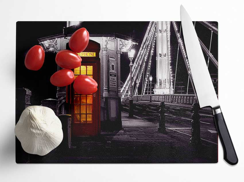 London Bridge Telephone Box Red B n W Glass Chopping Board