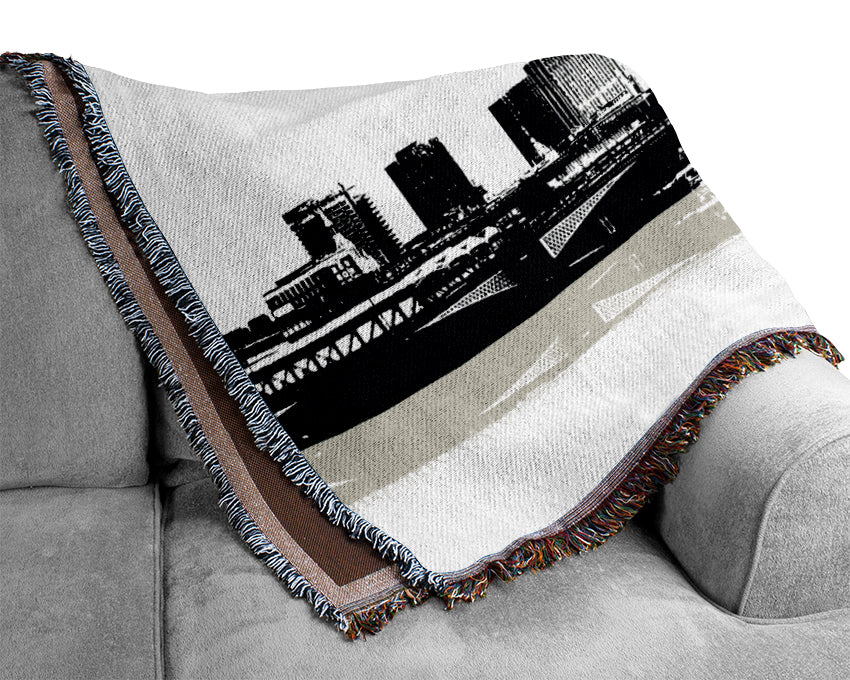 London City Waters B n W Woven Blanket