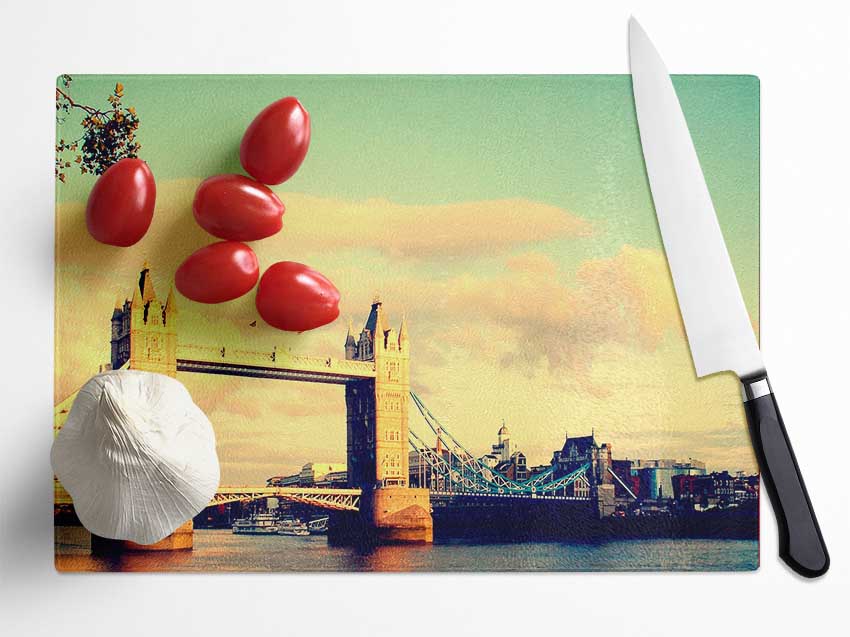 London Tower Bridge Retro Glass Chopping Board