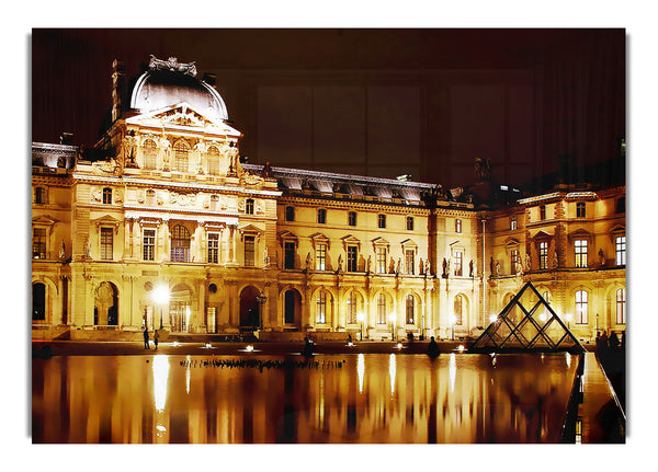 Paris, die Lichter des Louvre bei Nacht