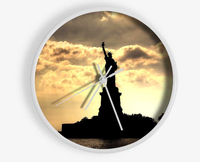 Statue Of Liberty United States Morning Rays Clock - Wallart-Direct UK