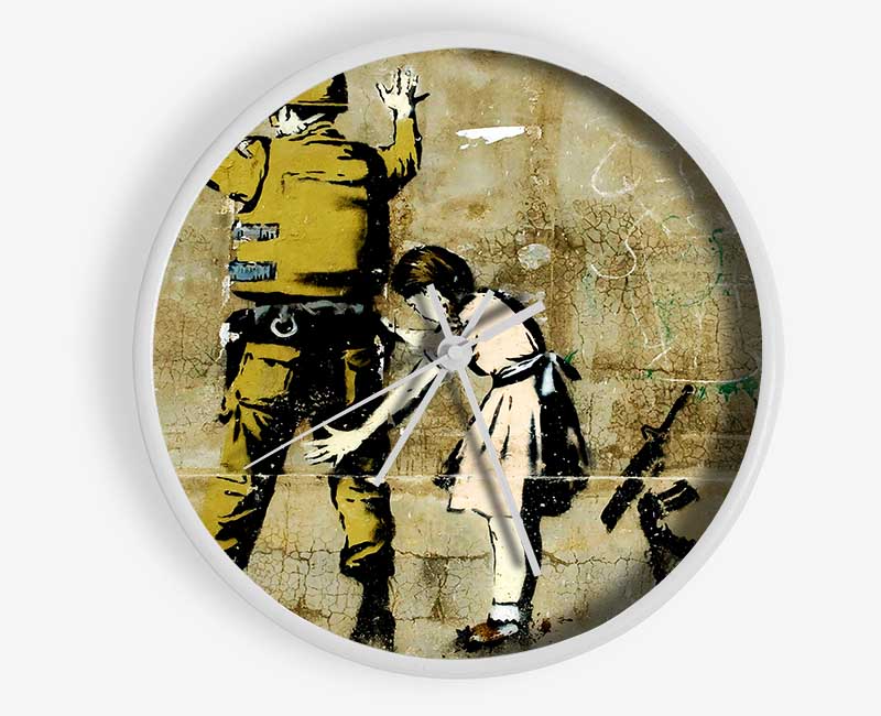 Child Searching Soldier Clock - Wallart-Direct UK