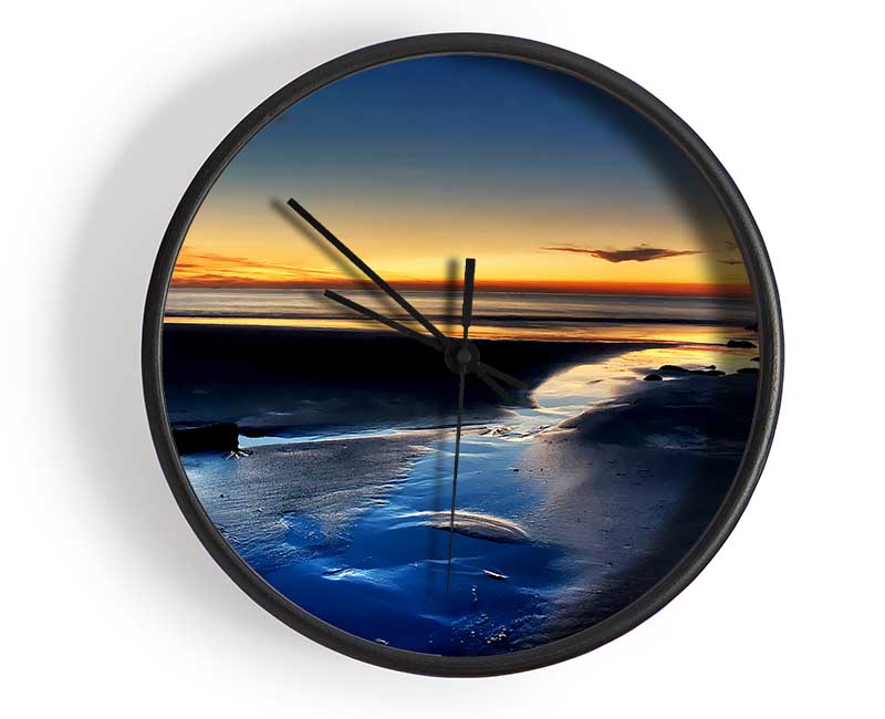 Footprints To The Ocean Clock - Wallart-Direct UK