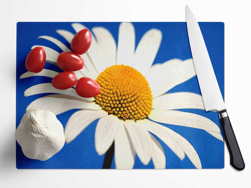 White Daisy Against A Blue Sky Glass Chopping Board