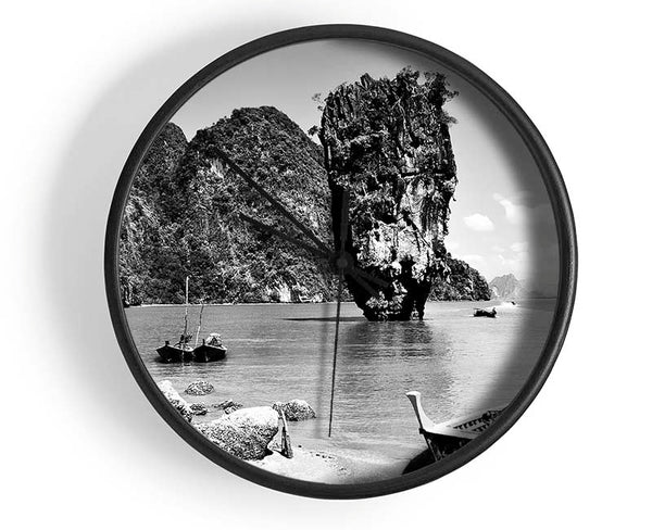 Paradise Island Boats B n W Clock - Wallart-Direct UK