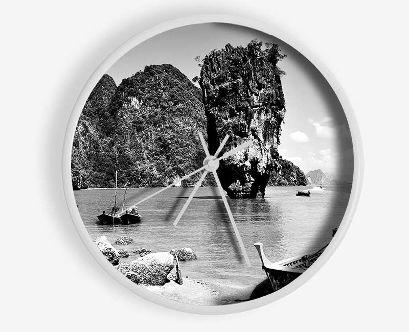 Paradise Island Boats B n W Clock - Wallart-Direct UK