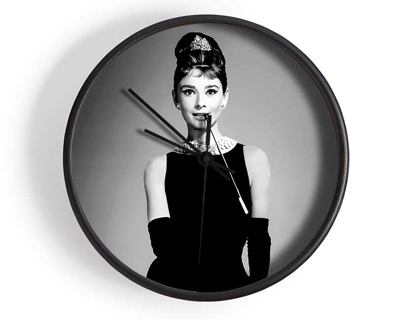 Audrey Hepburn Cigarette Breakfast At Tiffanys Clock - Wallart-Direct UK