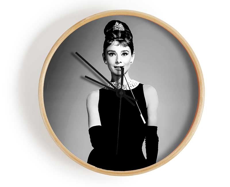 Audrey Hepburn Cigarette Breakfast At Tiffanys Clock - Wallart-Direct UK