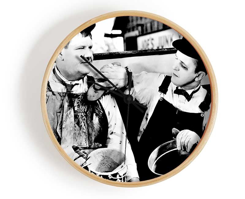 Laurel n Hardy Towed In The Hole Clock - Wallart-Direct UK