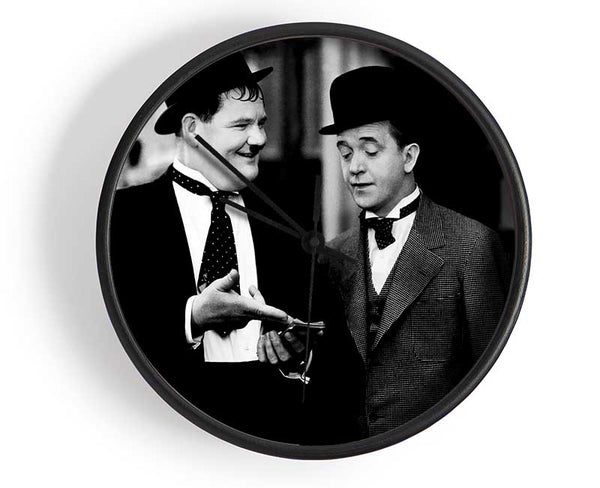 Laurel And Hardy Money Clock - Wallart-Direct UK