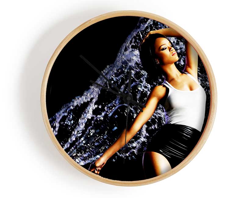 Rhianna Rain Clock - Wallart-Direct UK