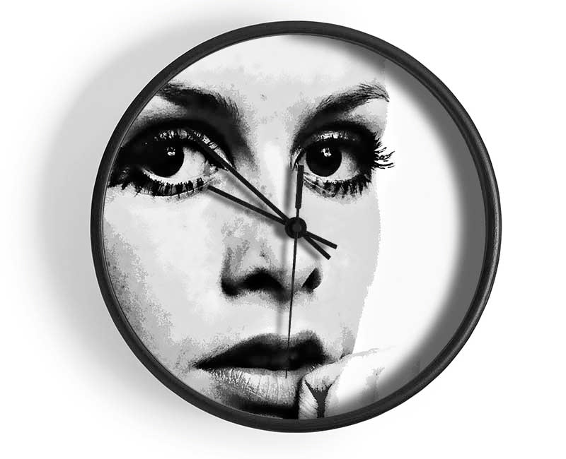 Twiggy First Top Model Clock - Wallart-Direct UK