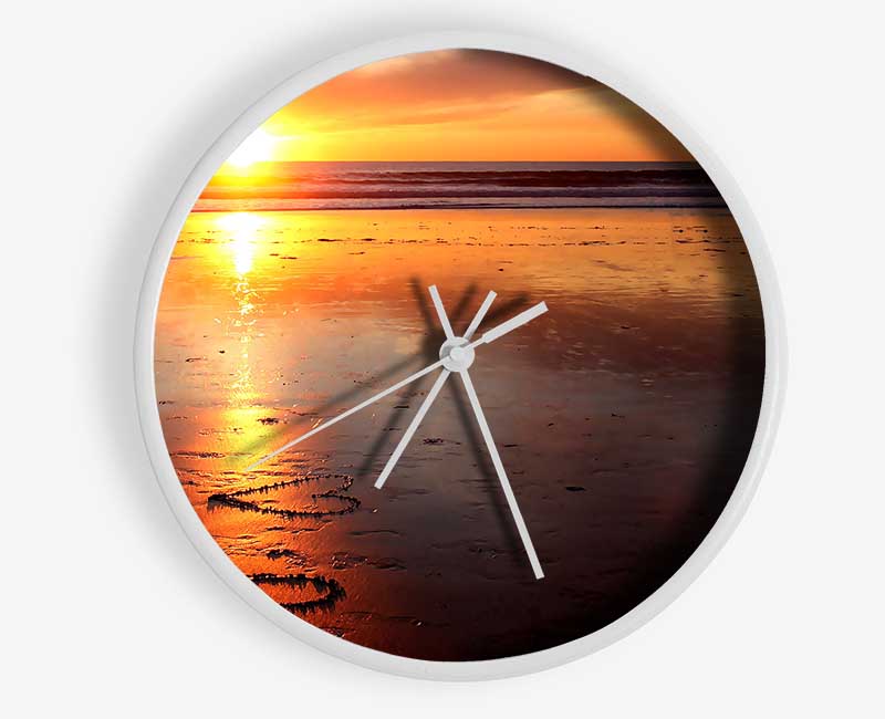 Love Is Close Clock - Wallart-Direct UK