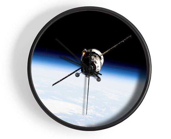 Orbiting The Earth Clock - Wallart-Direct UK