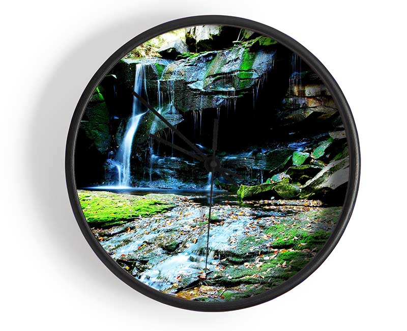 Rocky Waterfall Spill Clock - Wallart-Direct UK