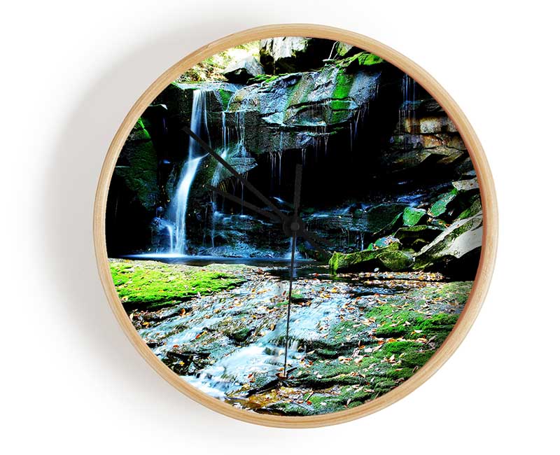 Rocky Waterfall Spill Clock - Wallart-Direct UK