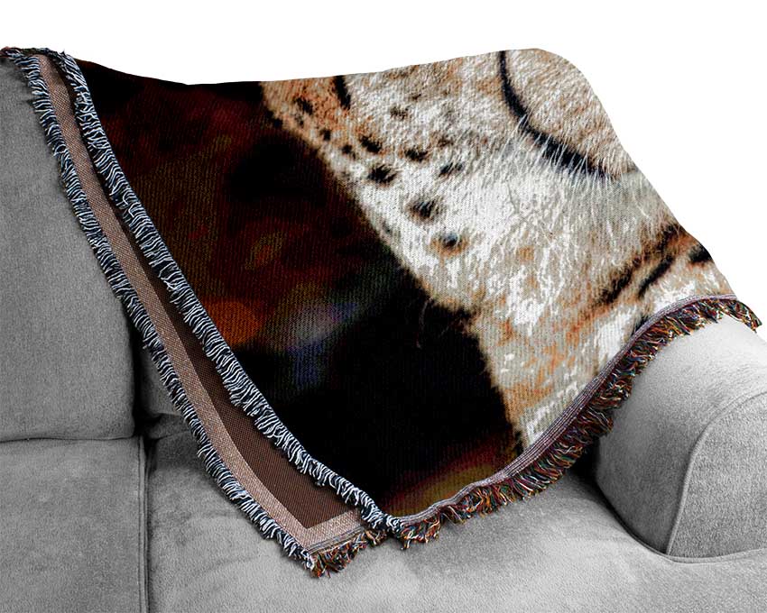 Beautiful Cheetah Face Woven Blanket