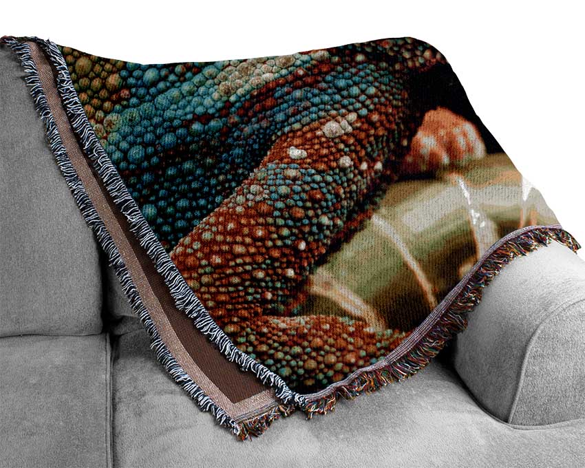 Chameleon Face Woven Blanket