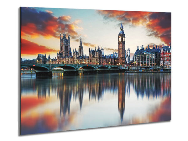 Stunning Reflections Of The Houses Of Parliament