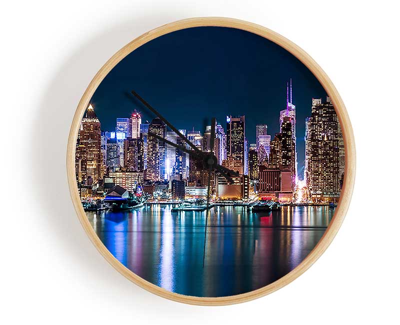 Reflections From The Big Apple Clock - Wallart-Direct UK