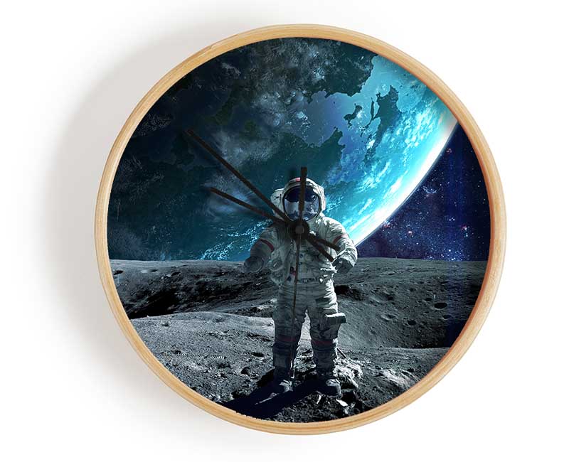 Astronaut On The Moon Clock - Wallart-Direct UK