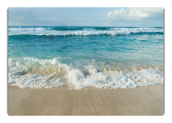 Tosende Wellen am Sandstrand