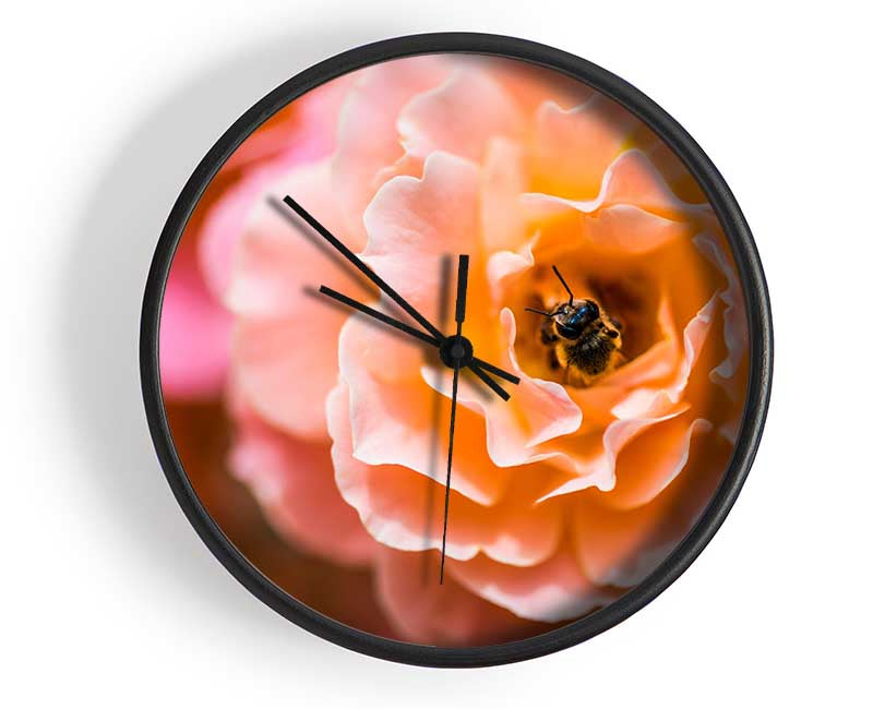 Bee chilling in a flower Clock - Wallart-Direct UK