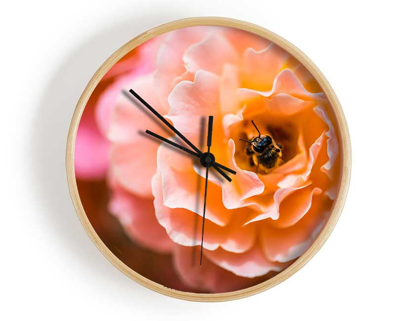 Bee chilling in a flower Clock - Wallart-Direct UK