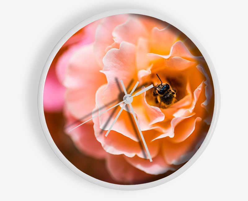 Bee chilling in a flower Clock - Wallart-Direct UK