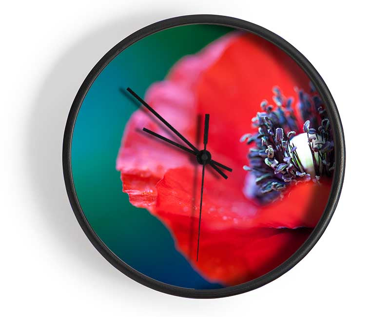 close look inside a poppy Clock - Wallart-Direct UK