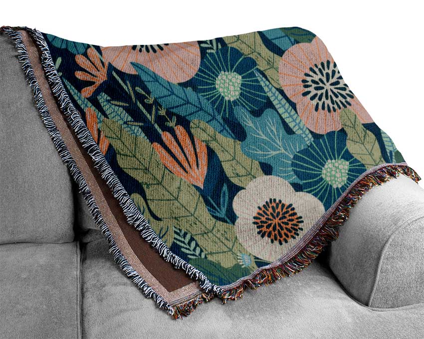 Modern Flower Beauty Woven Blanket