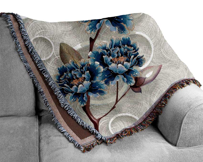 Blue Stunning Flower Circles Woven Blanket